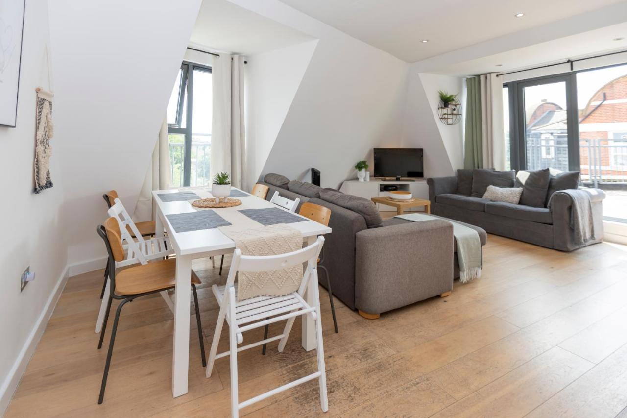 Stunning 3 Bedroom Penthouse With Terrace And Lift Londres Exterior foto
